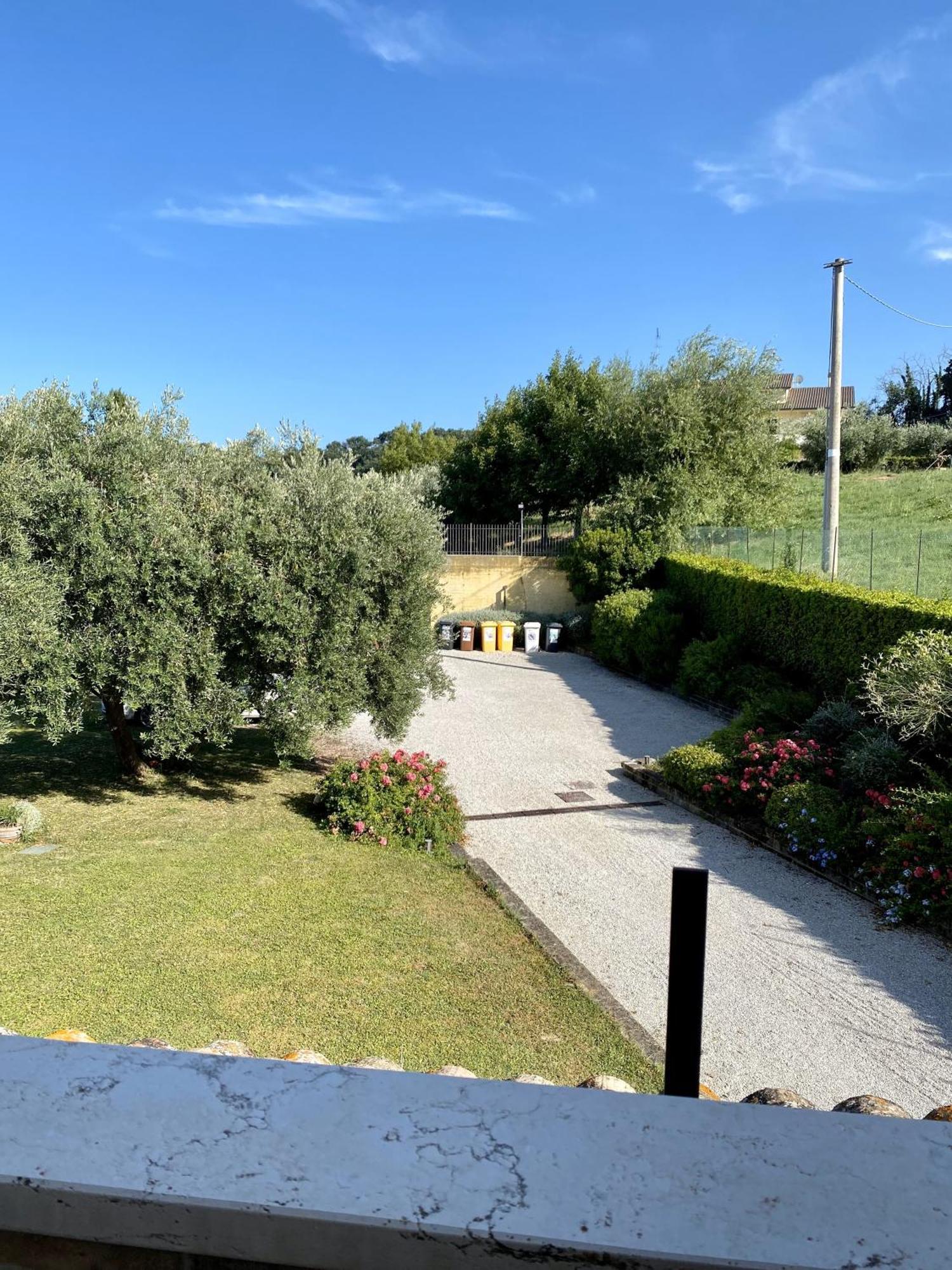 Cumana Blu Apartments Campofilone Luaran gambar